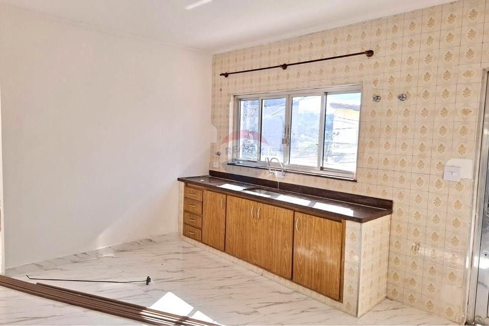 Casa Reformada com 2 dormitórios na Vila Nova Mazzei!