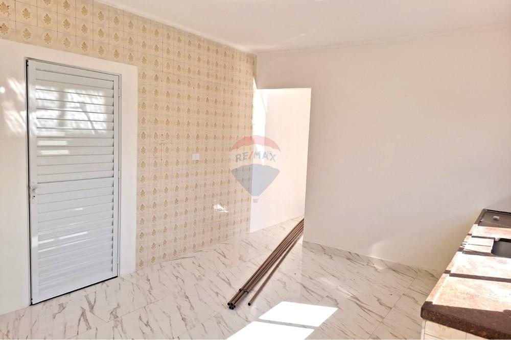 Casa Reformada com 2 dormitórios na Vila Nova Mazzei!