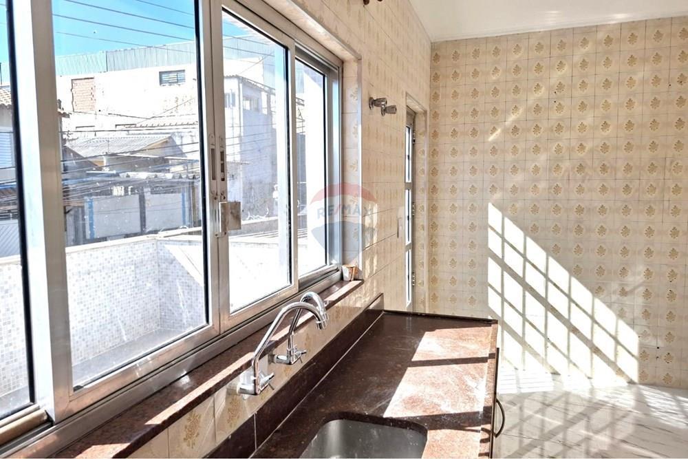 Casa Reformada com 2 dormitórios na Vila Nova Mazzei!