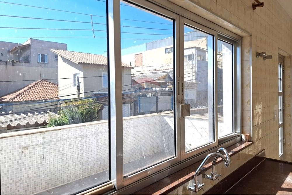 Casa Reformada com 2 dormitórios na Vila Nova Mazzei!