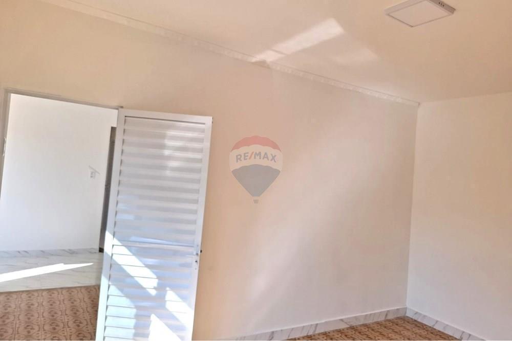 Casa Reformada com 2 dormitórios na Vila Nova Mazzei!