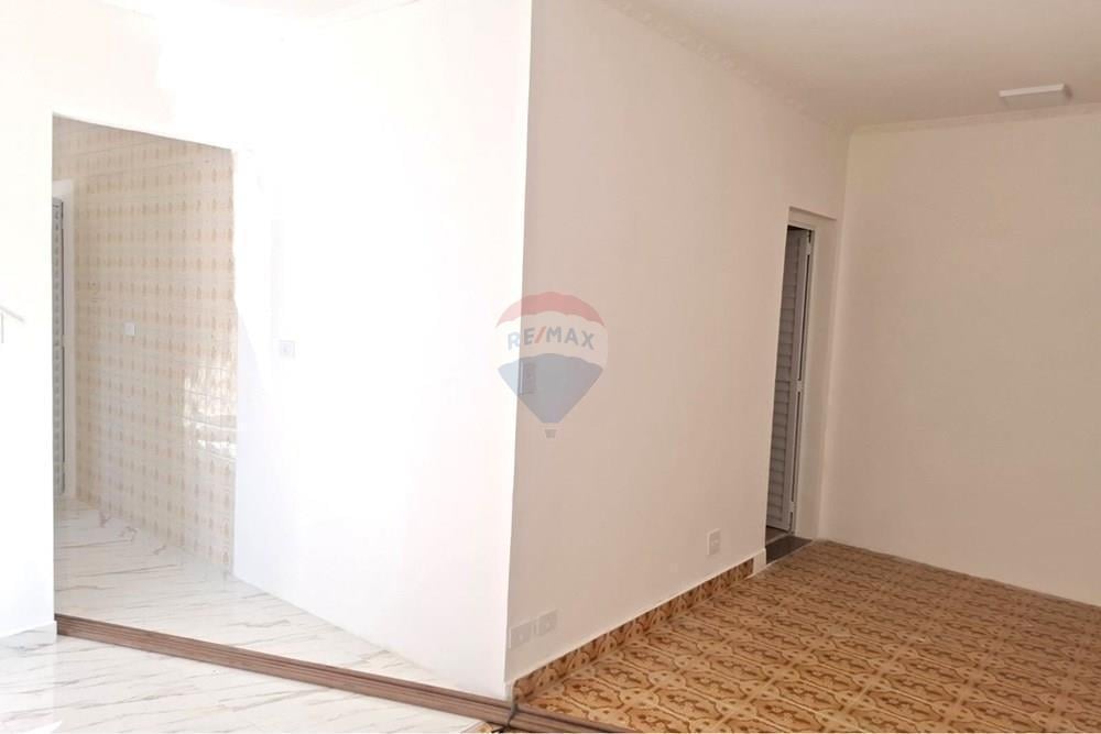 Casa Reformada com 2 dormitórios na Vila Nova Mazzei!
