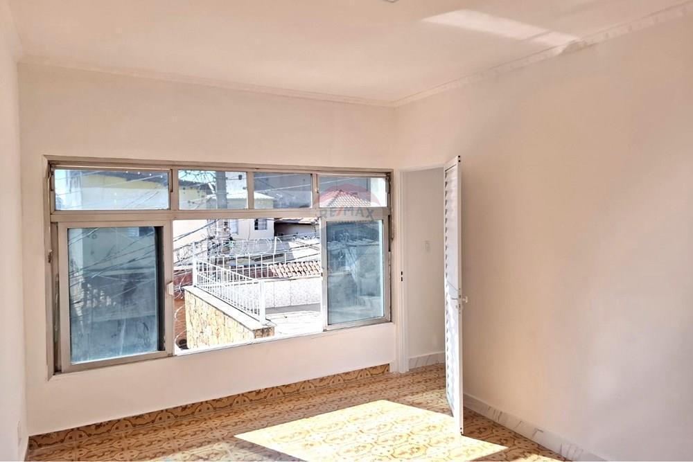 Casa Reformada com 2 dormitórios na Vila Nova Mazzei!