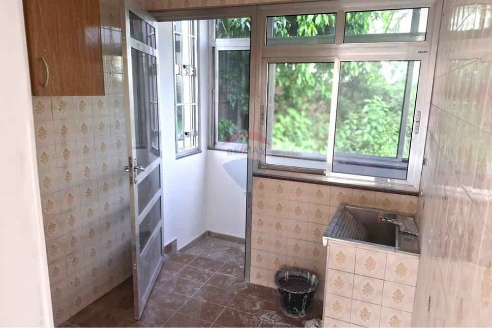 Casa Reformada com 2 dormitórios na Vila Nova Mazzei!