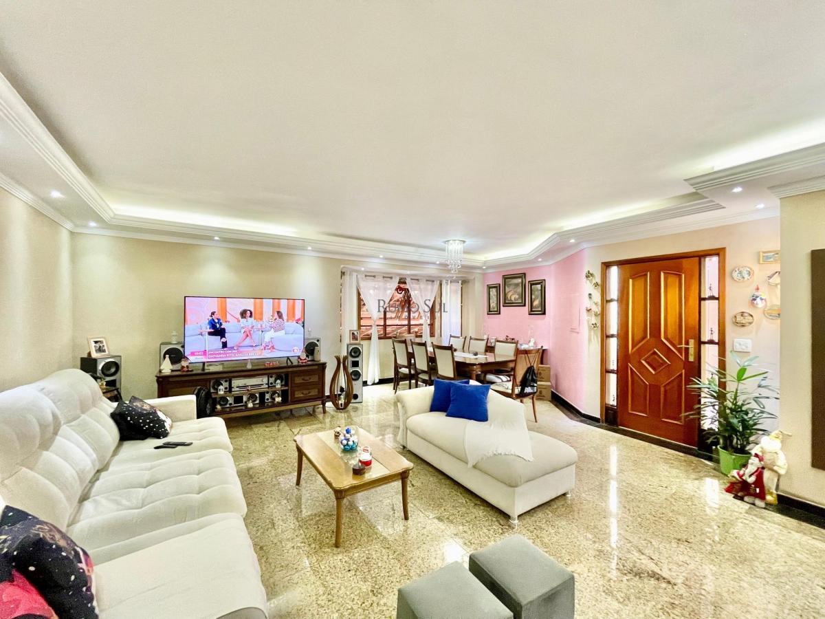 Casa para aluguel – no Jardim Campo Grande