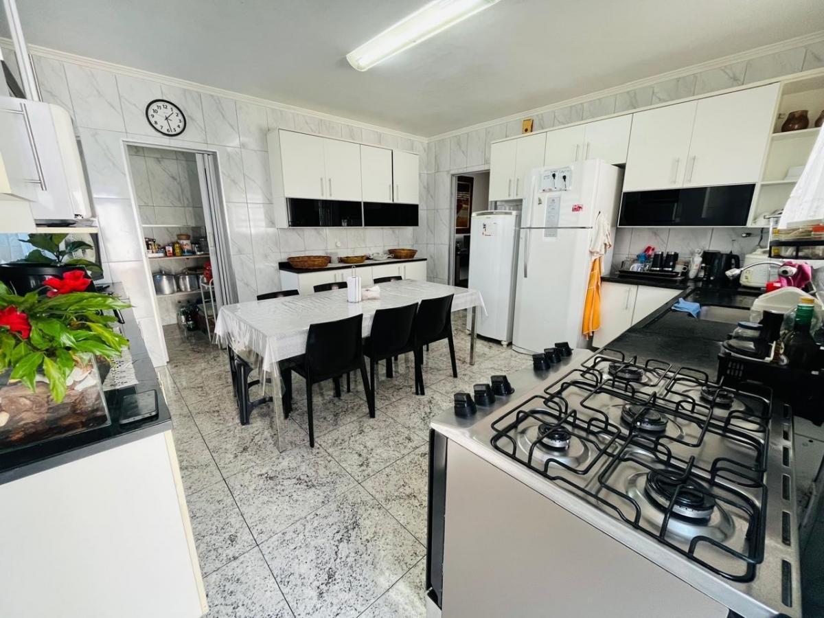 Casa de luxo em condomínio no Barro Branco, São Paulo-SP: 4 quartos, 2 suítes, 2 salas, 3 vagas e 32
