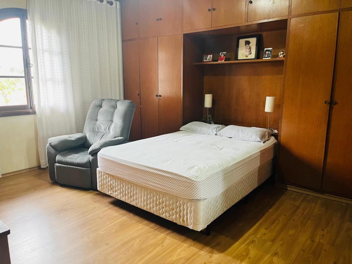 Casa de luxo em condomínio no Barro Branco, São Paulo-SP: 4 quartos, 2 suítes, 2 salas, 3 vagas e 32