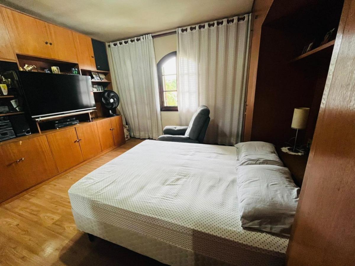 Casa de luxo em condomínio no Barro Branco, São Paulo-SP: 4 quartos, 2 suítes, 2 salas, 3 vagas e 32