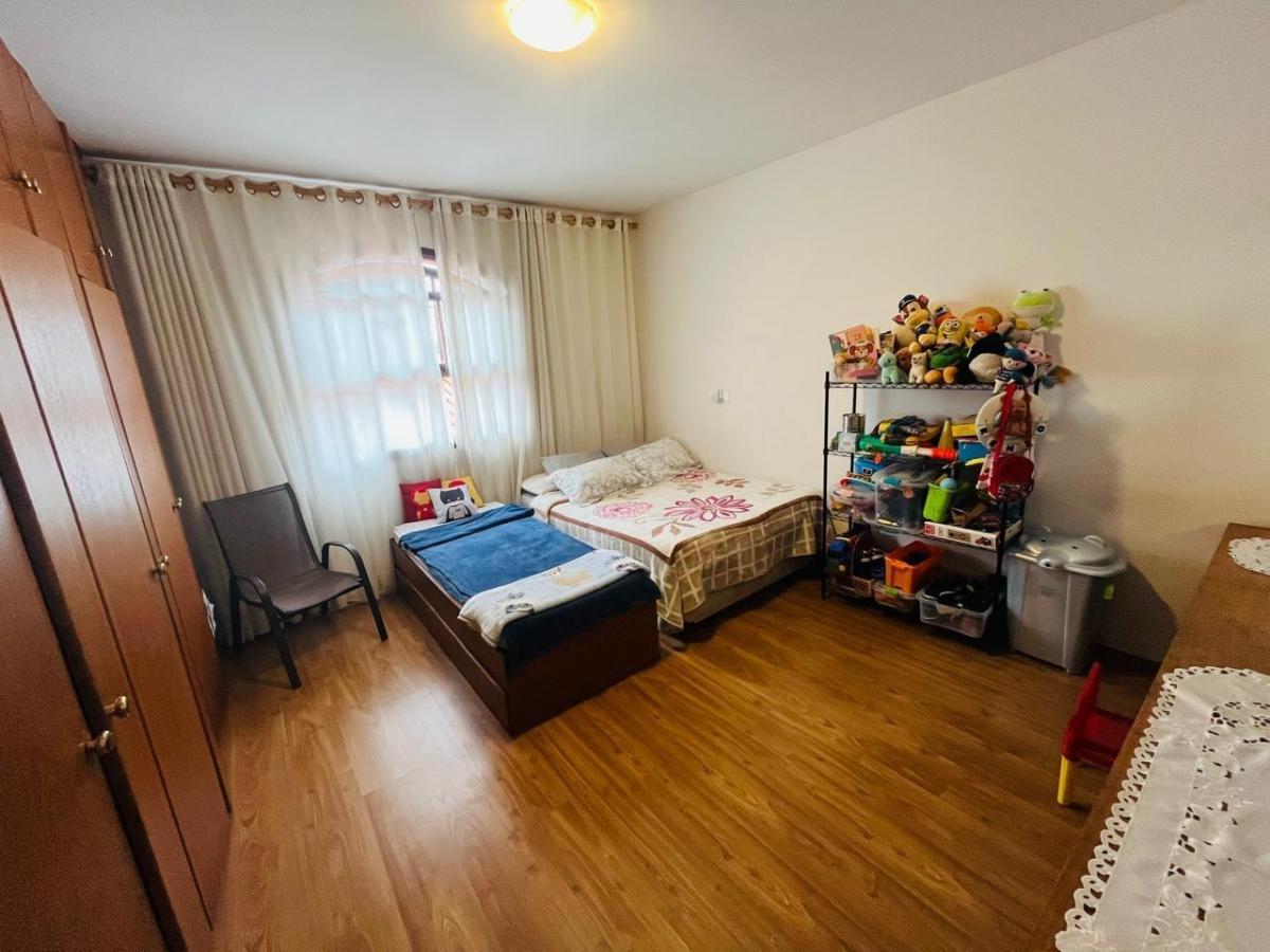 Casa de luxo em condomínio no Barro Branco, São Paulo-SP: 4 quartos, 2 suítes, 2 salas, 3 vagas e 32