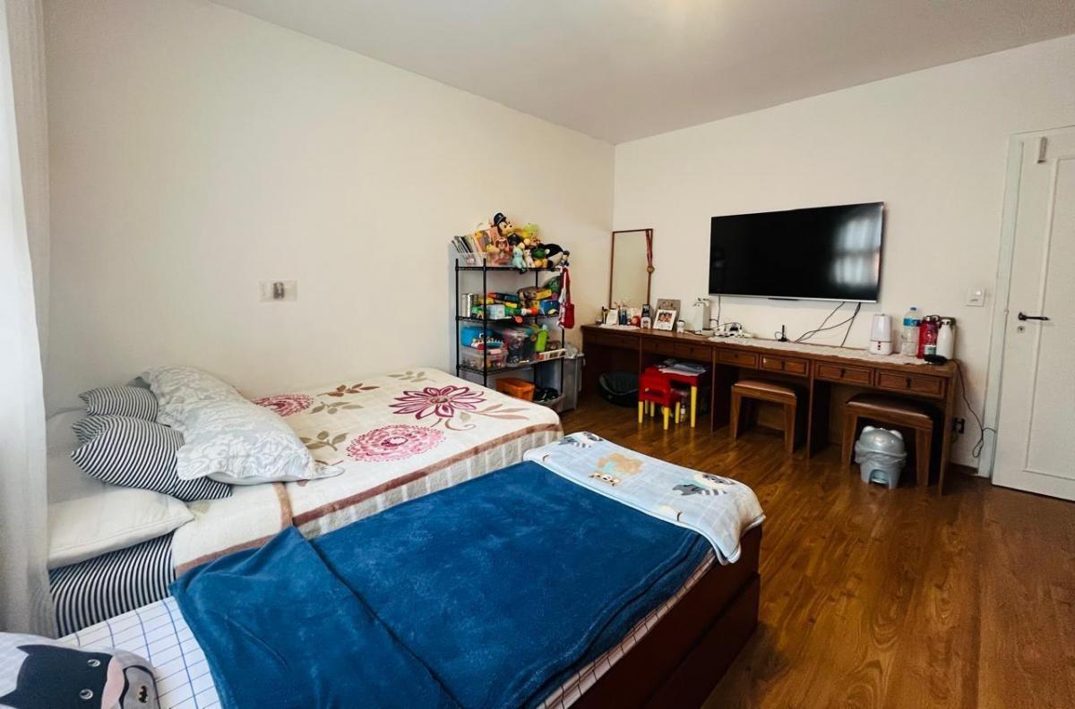 Casa de luxo em condomínio no Barro Branco, São Paulo-SP: 4 quartos, 2 suítes, 2 salas, 3 vagas e 32
