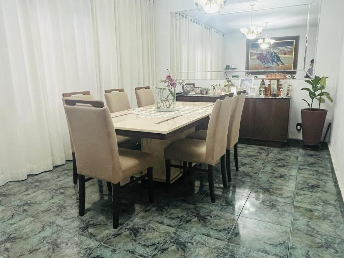 Casa de luxo em condomínio no Barro Branco, São Paulo-SP: 4 quartos, 2 suítes, 2 salas, 3 vagas e 32