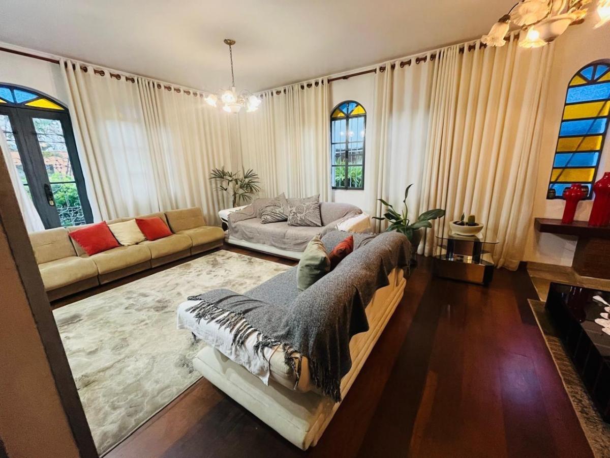 Casa de luxo em condomínio no Barro Branco, São Paulo-SP: 4 quartos, 2 suítes, 2 salas, 3 vagas e 32