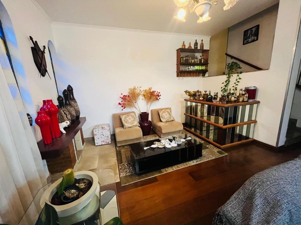 Casa de luxo em condomínio no Barro Branco, São Paulo-SP: 4 quartos, 2 suítes, 2 salas, 3 vagas e 32