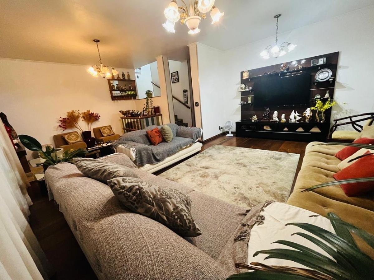 Casa de luxo em condomínio no Barro Branco, São Paulo-SP: 4 quartos, 2 suítes, 2 salas, 3 vagas e 32