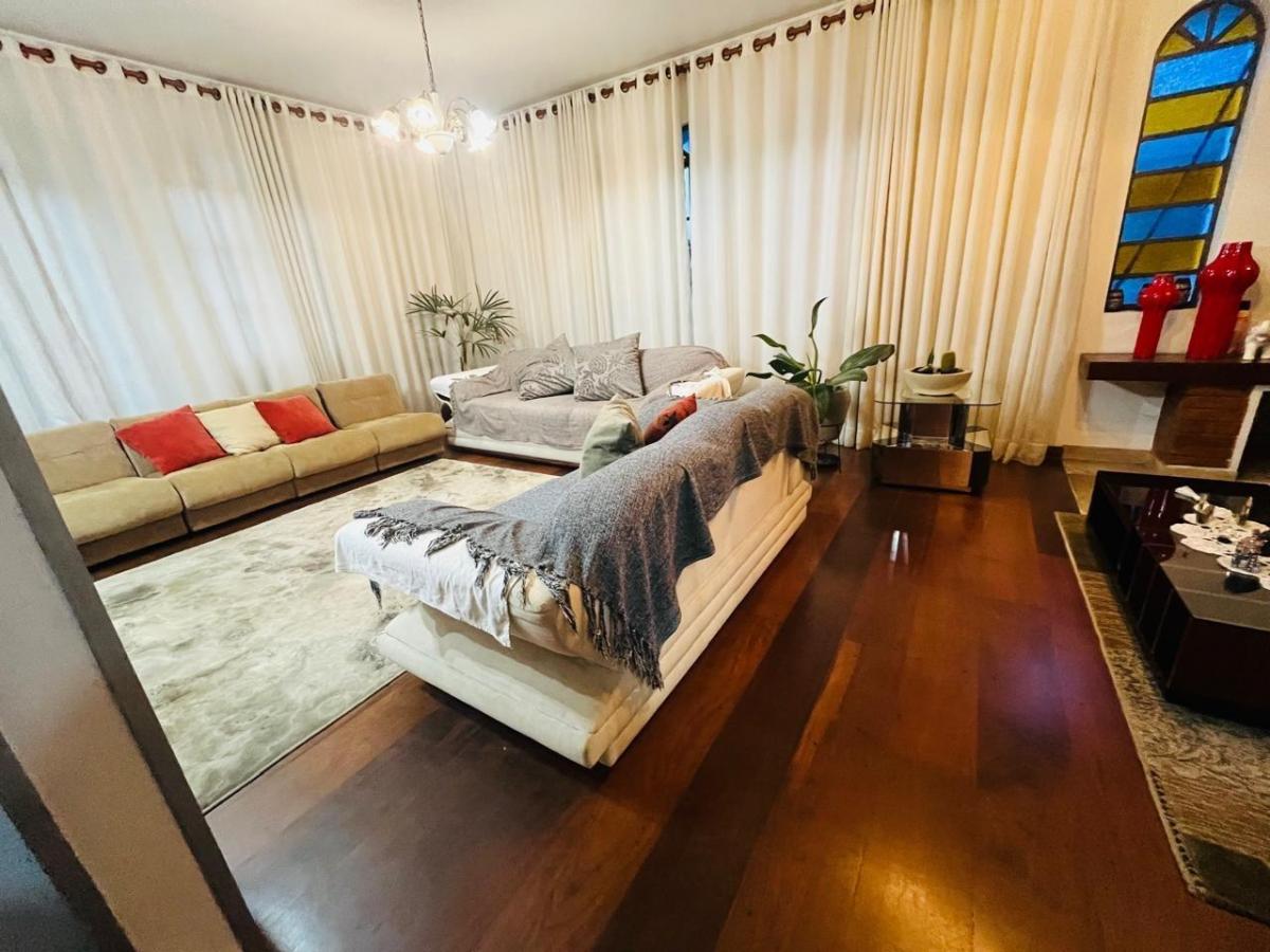 Casa de luxo em condomínio no Barro Branco, São Paulo-SP: 4 quartos, 2 suítes, 2 salas, 3 vagas e 32