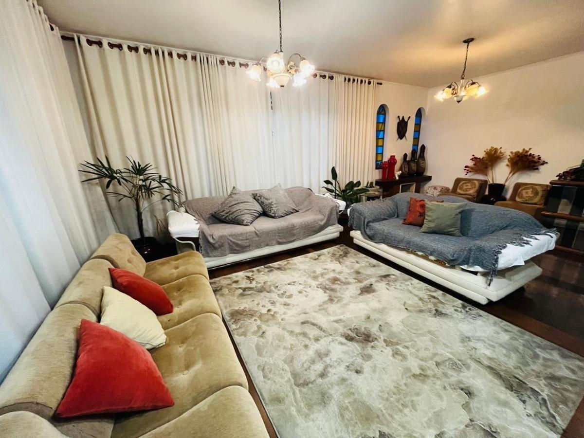 Casa de luxo em condomínio no Barro Branco, São Paulo-SP: 4 quartos, 2 suítes, 2 salas, 3 vagas e 32