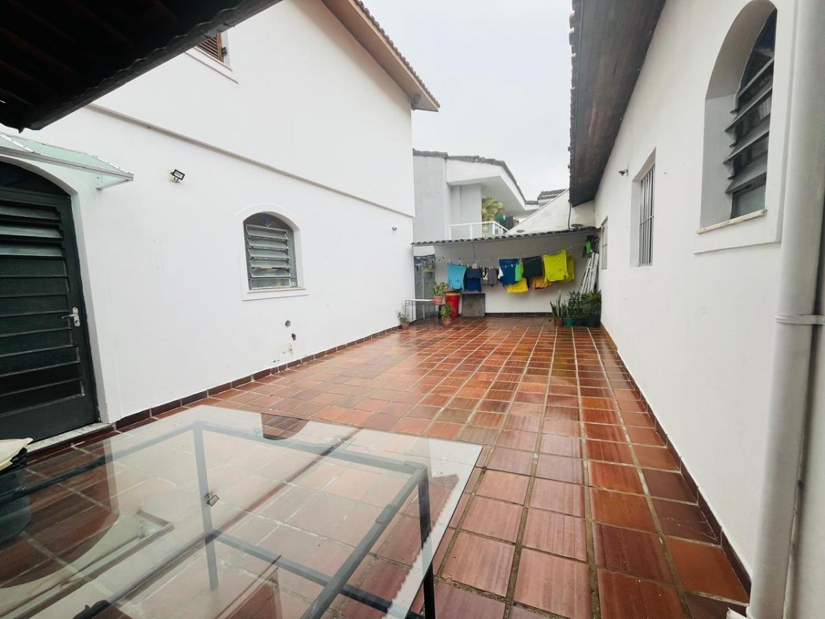 Casa de luxo em condomínio no Barro Branco, São Paulo-SP: 4 quartos, 2 suítes, 2 salas, 3 vagas e 32