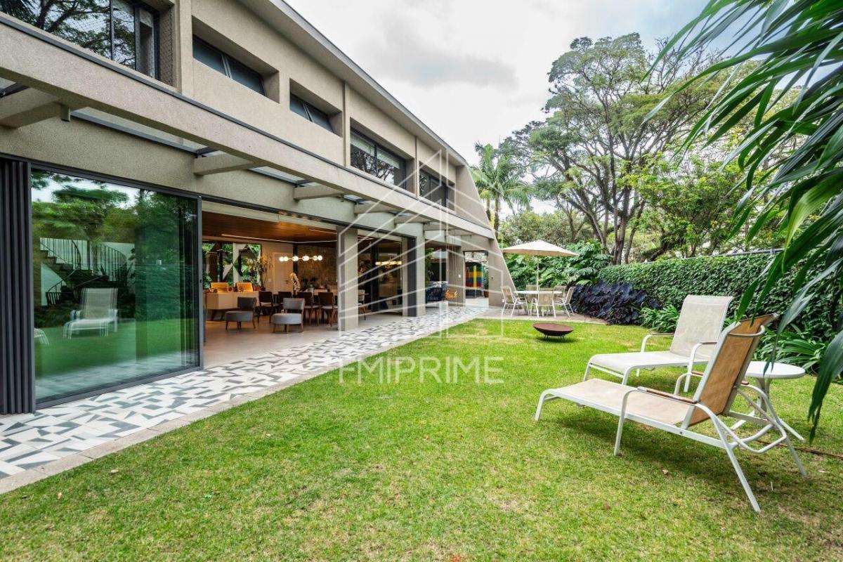 Casa venda – Jardim America – 377m² – 5 suites – 2 vagas -Reformada