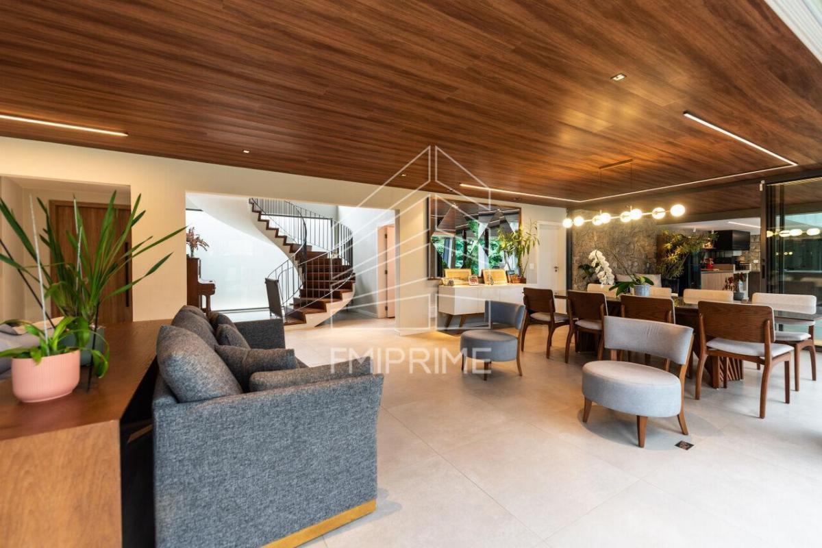 Casa venda – Jardim America – 377m² – 5 suites – 2 vagas -Reformada
