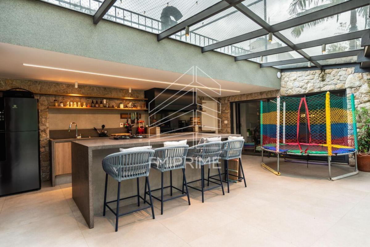 Casa venda – Jardim America – 377m² – 5 suites – 2 vagas -Reformada