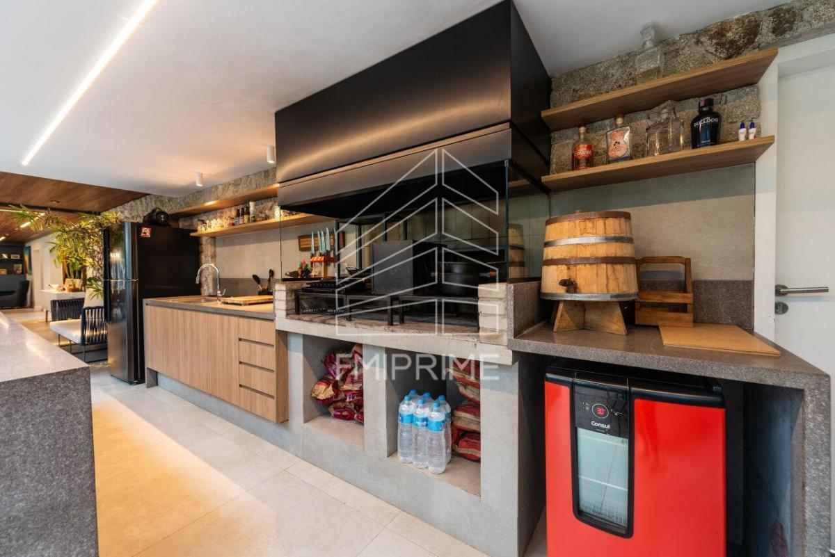 Casa venda – Jardim America – 377m² – 5 suites – 2 vagas -Reformada
