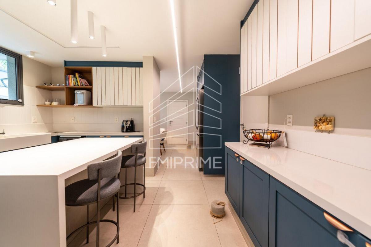 Casa venda – Jardim America – 377m² – 5 suites – 2 vagas -Reformada