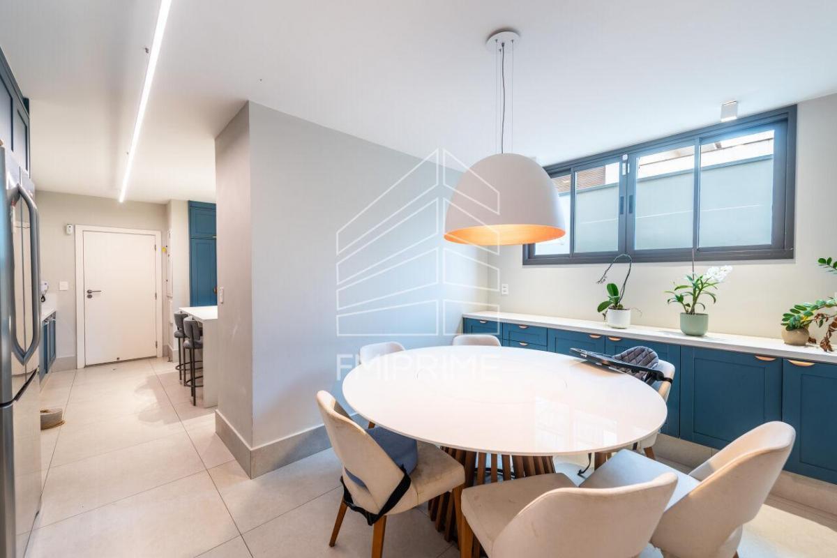 Casa venda – Jardim America – 377m² – 5 suites – 2 vagas -Reformada