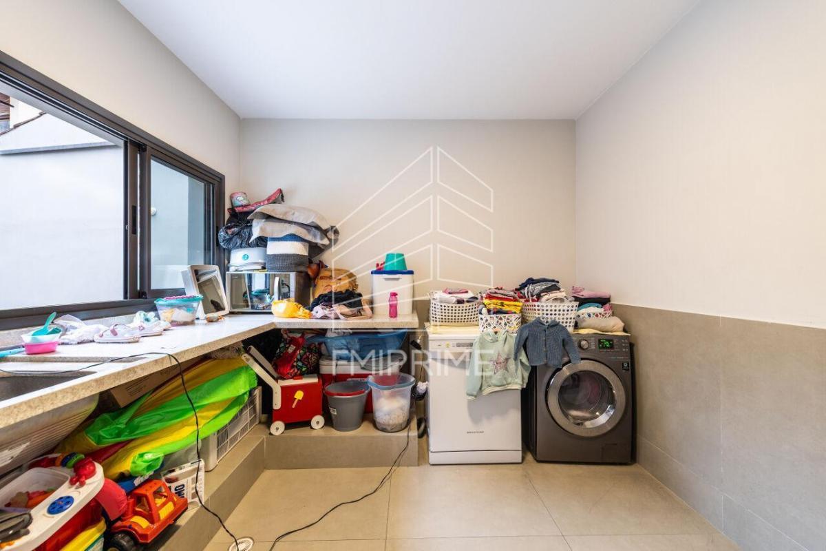 Casa venda – Jardim America – 377m² – 5 suites – 2 vagas -Reformada