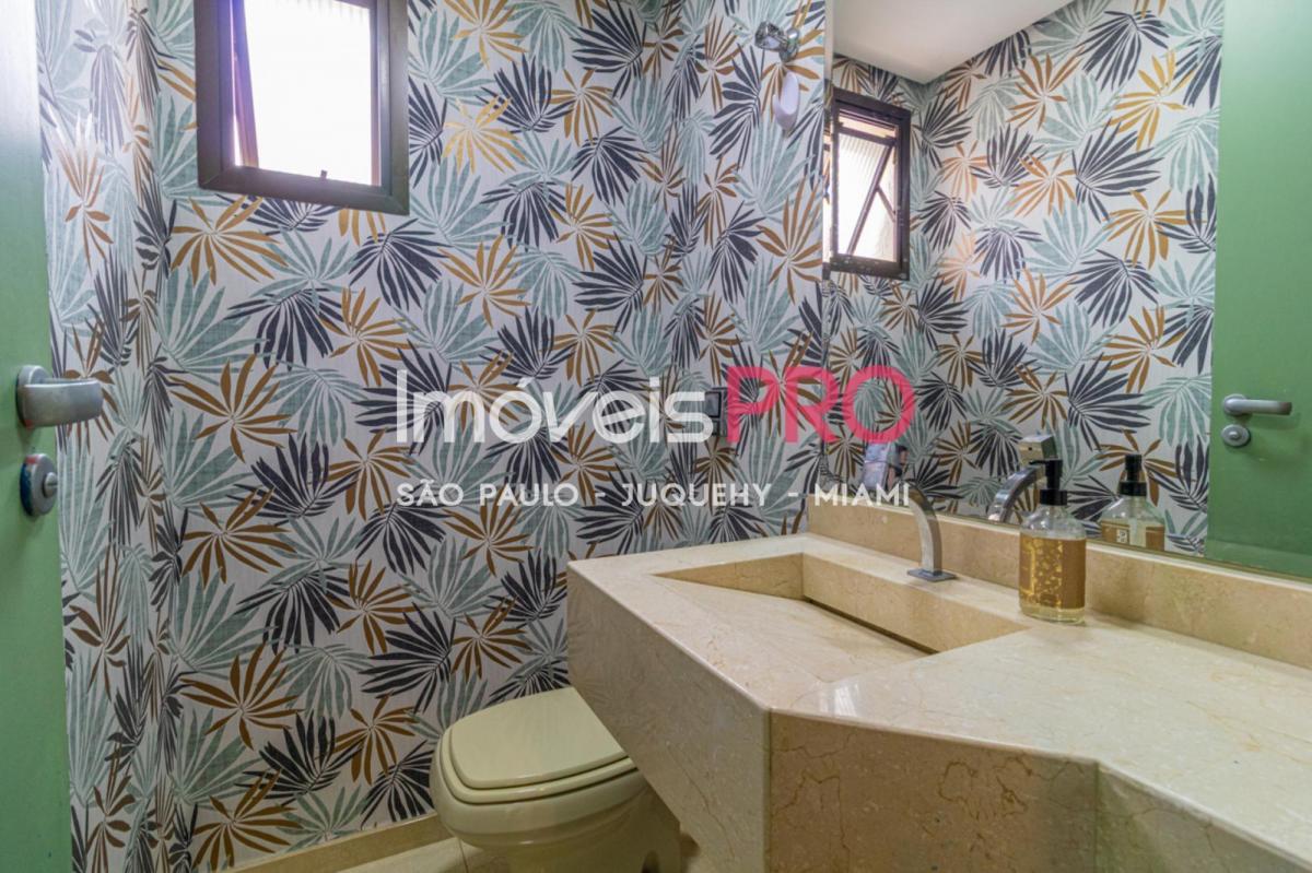Apartamento para locação com 130m² em Moema – São Paulo.