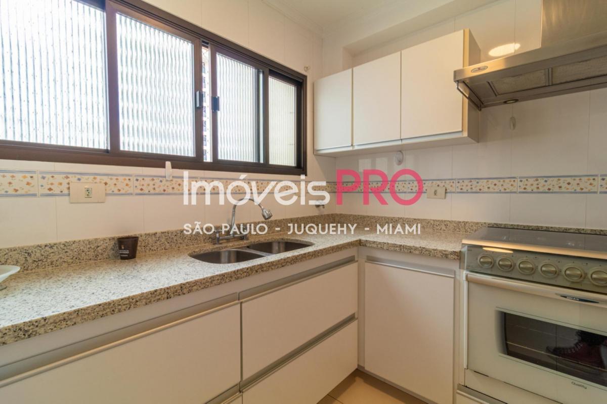 Apartamento para locação com 130m² em Moema – São Paulo.