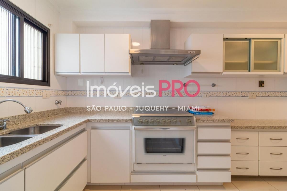 Apartamento para locação com 130m² em Moema – São Paulo.