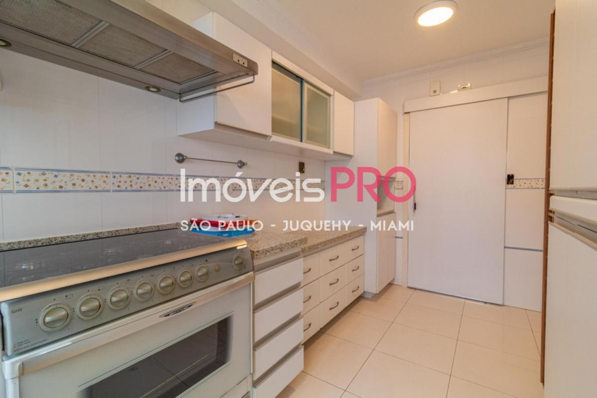 Apartamento para locação com 130m² em Moema – São Paulo.