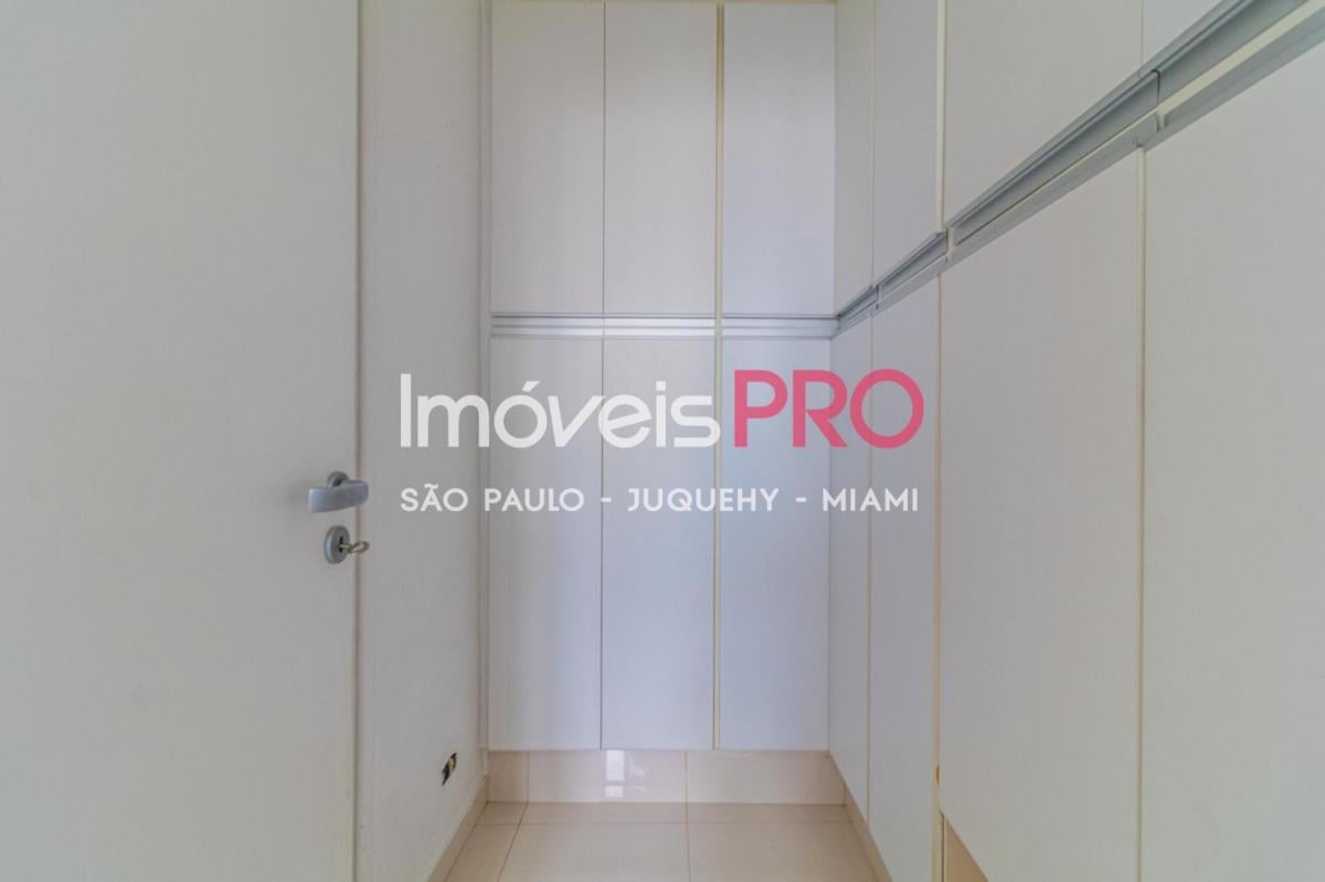 Apartamento para locação com 130m² em Moema – São Paulo.