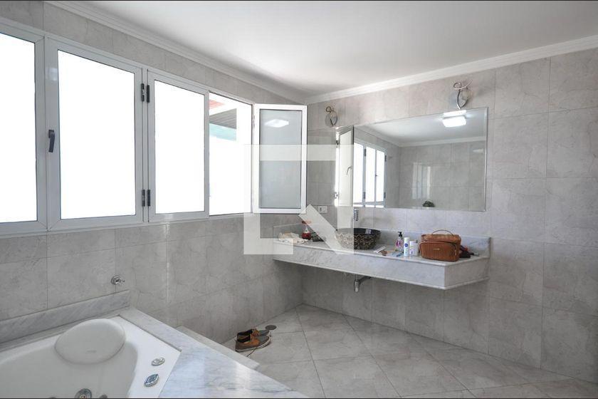 Casa à Venda – Vila Guilherme, 3 Quartos, 650 m² – São Paulo