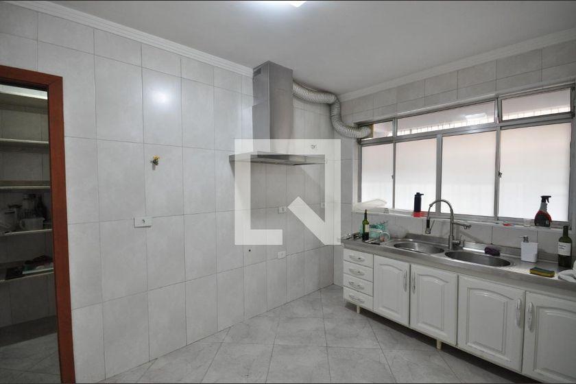 Casa à Venda – Vila Guilherme, 3 Quartos, 650 m² – São Paulo