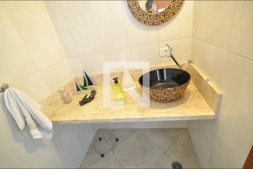 Casa à Venda – Vila Guilherme, 3 Quartos, 650 m² – São Paulo