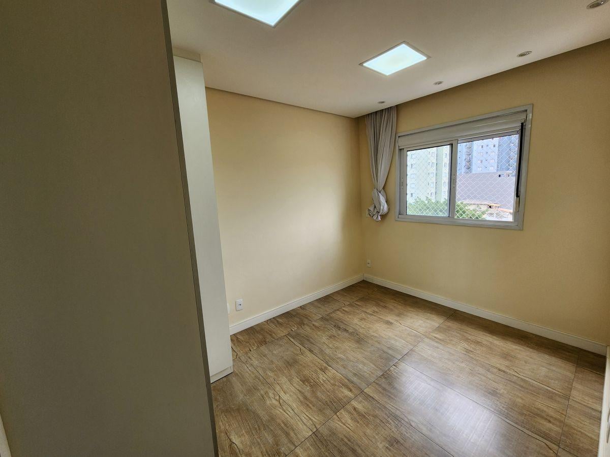 Ótimo apartamento de 56 m² para locação na Vila Mangalot