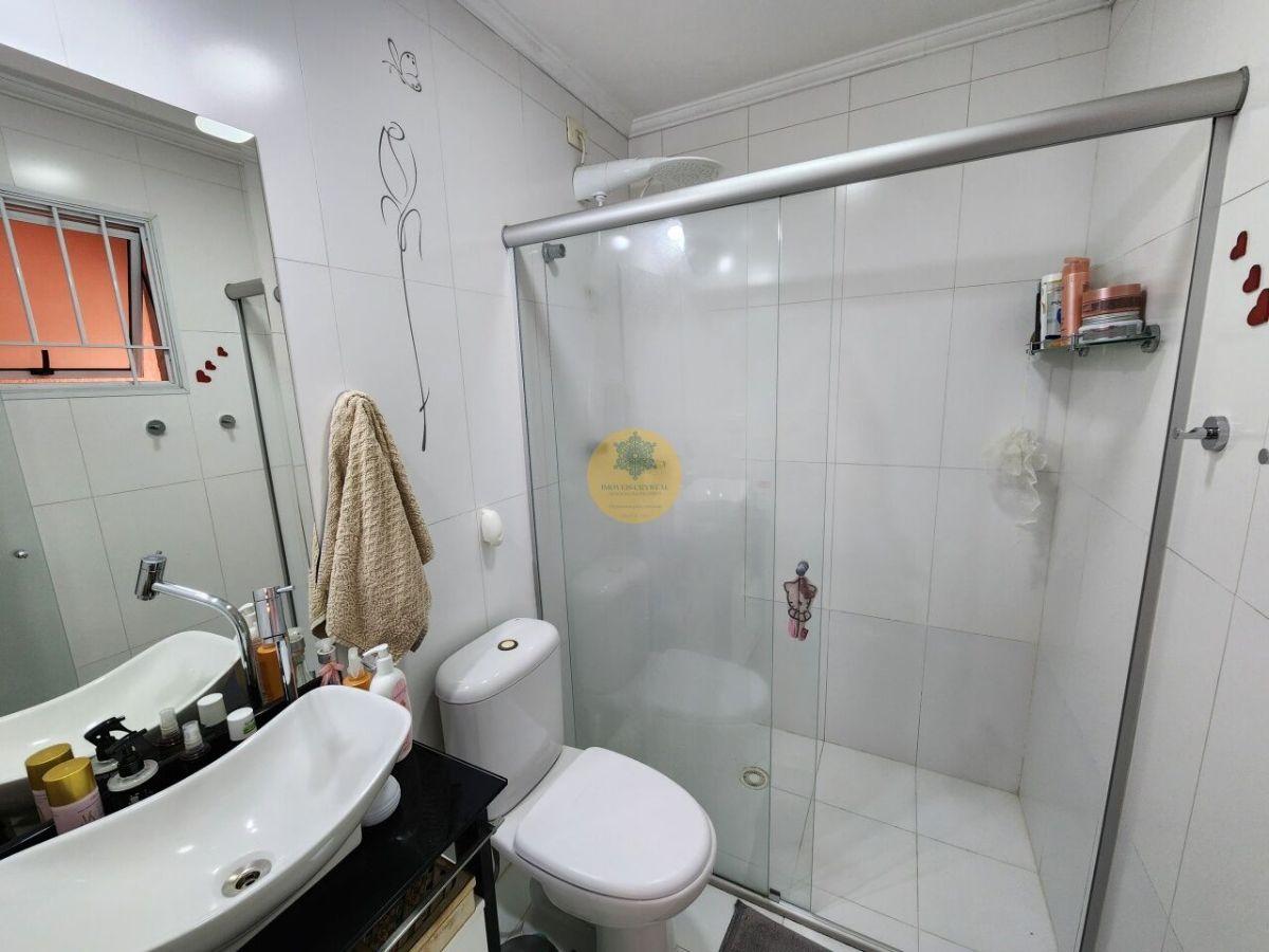 Ótimo sobrado de 165 m² com 03 dormitórios e 02 vagas na Vila Romana