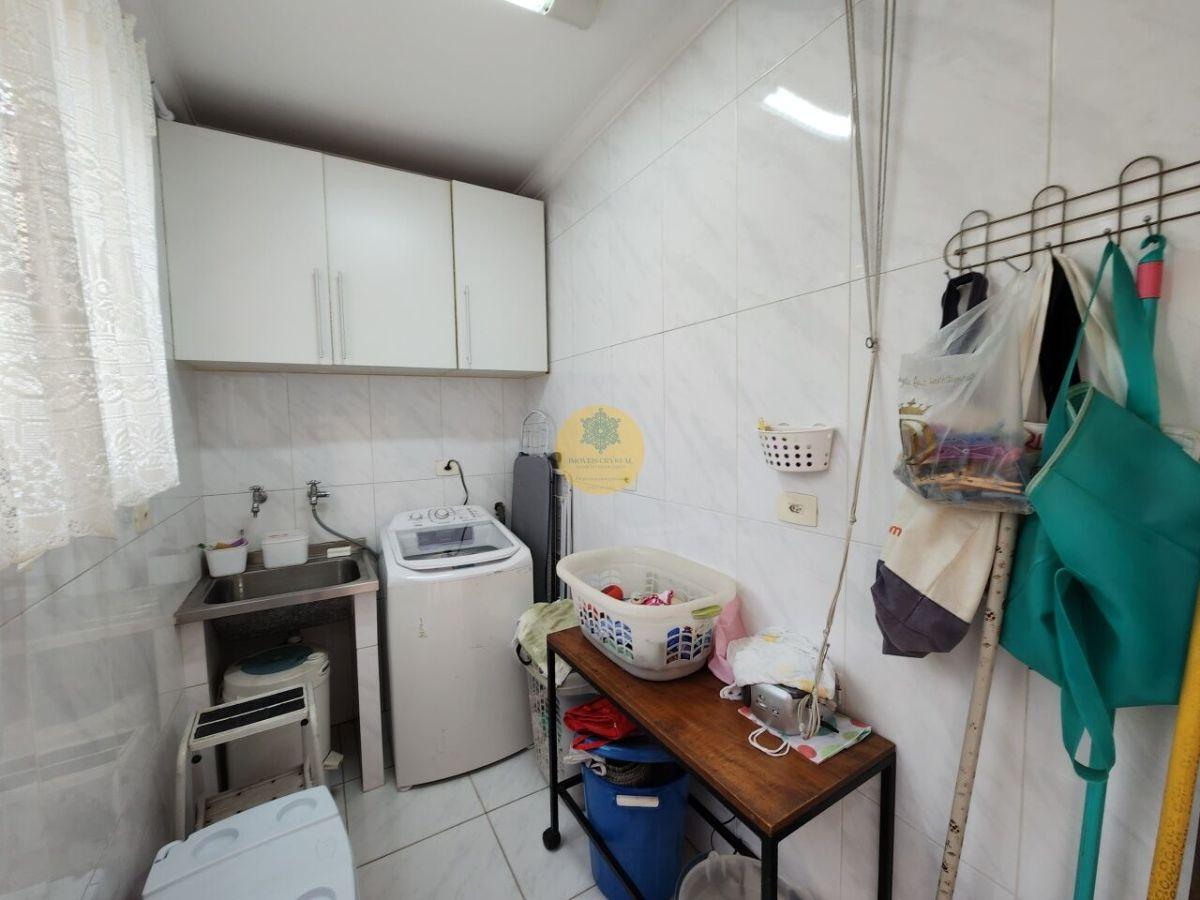 Ótimo sobrado de 165 m² com 03 dormitórios e 02 vagas na Vila Romana