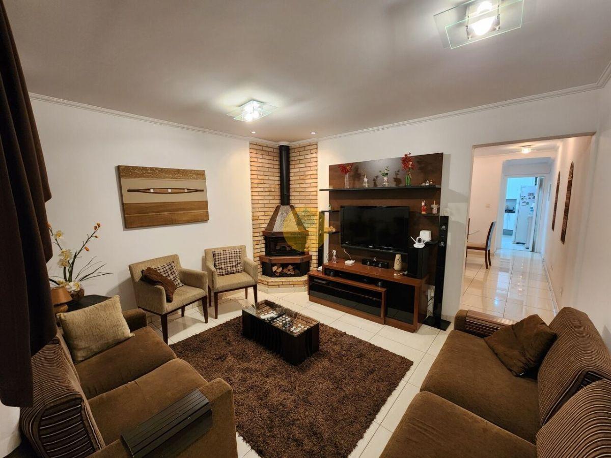 Ótimo sobrado de 165 m² com 03 dormitórios e 02 vagas na Vila Romana