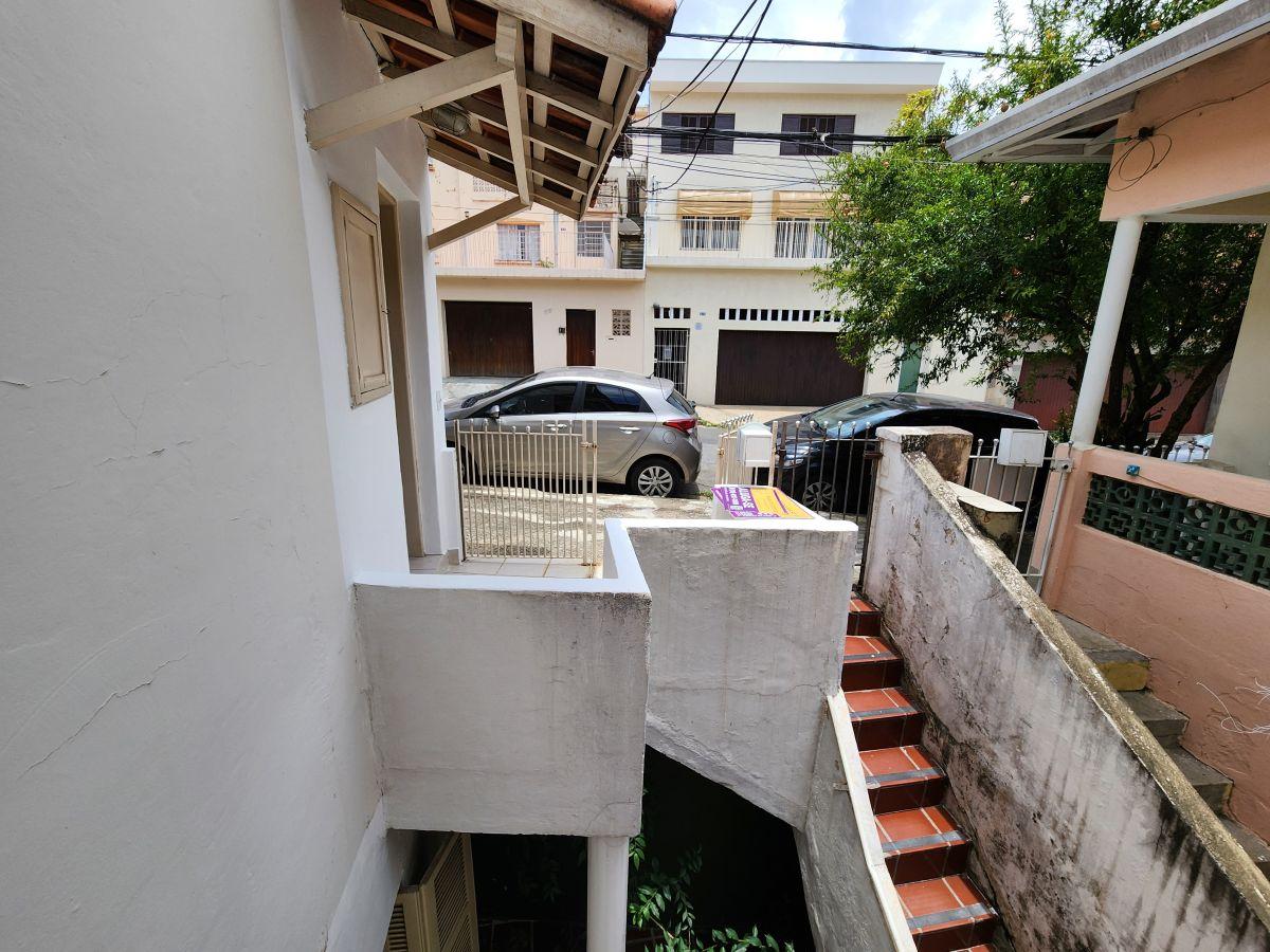 Ótima casa de 01 dormitório a 600 metros do metrô Vila Madalena