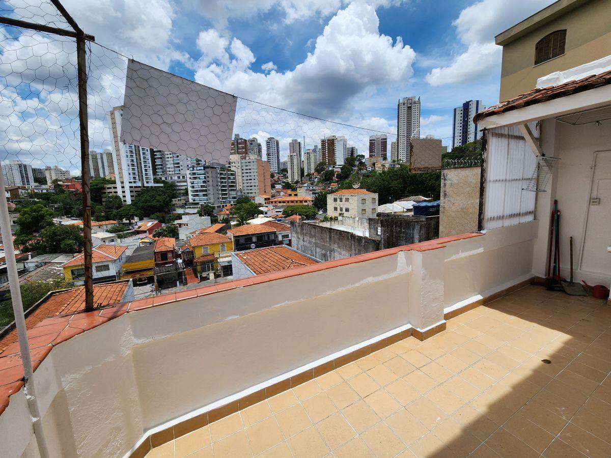 Ótima casa de 01 dormitório a 600 metros do metrô Vila Madalena