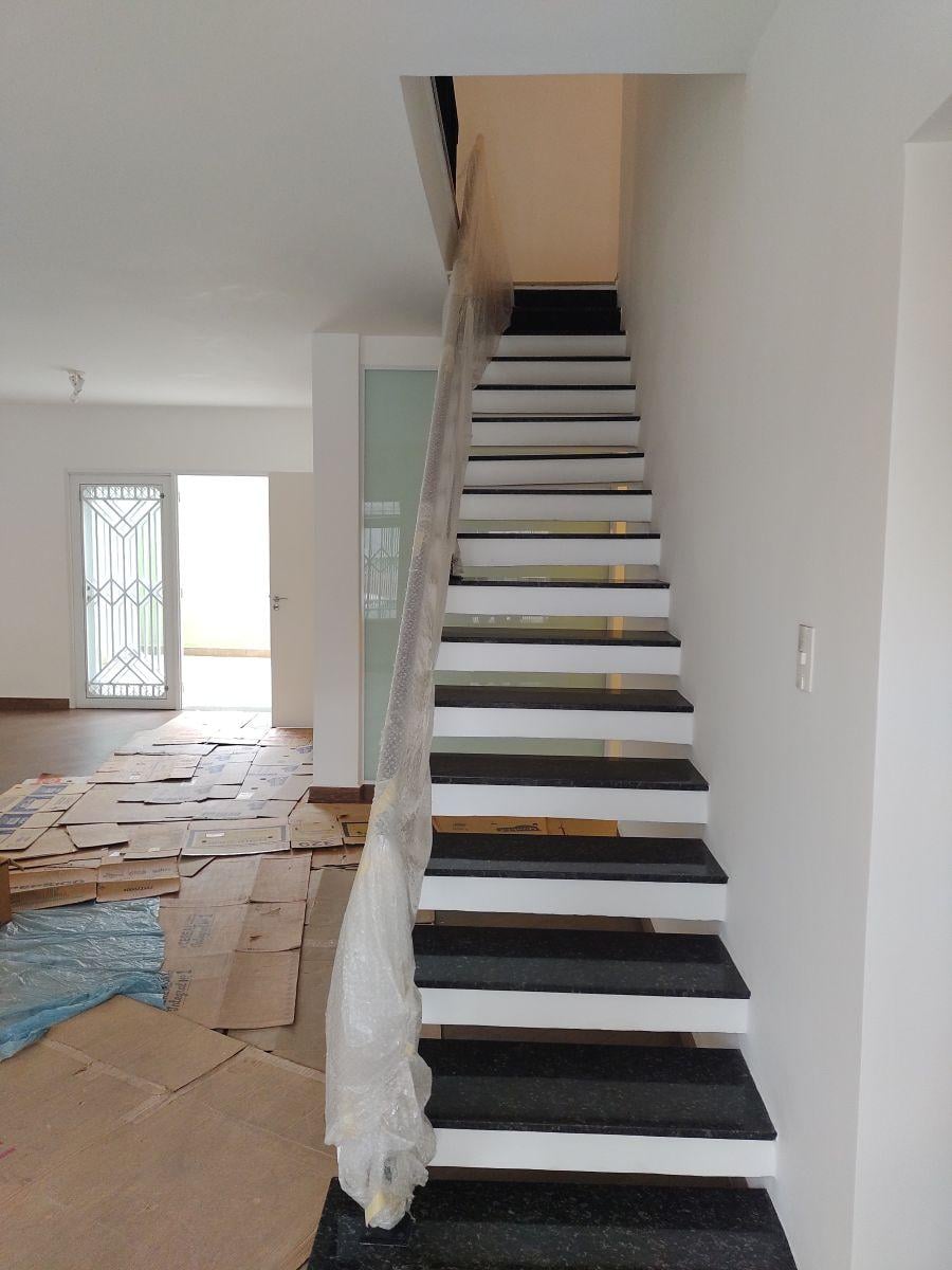 Sobrado – 188 M² – 4 Dormitórios – 3 Vagas e Quintal – Próximo Metrô Estação Eucaliptos