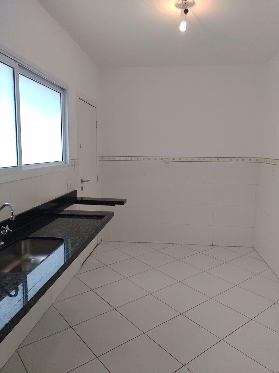 Sobrado – 188 M² – 4 Dormitórios – 3 Vagas e Quintal – Próximo Metrô Estação Eucaliptos