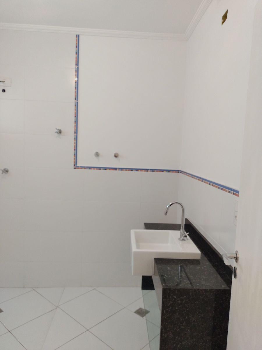 Sobrado – 188 M² – 4 Dormitórios – 3 Vagas e Quintal – Próximo Metrô Estação Eucaliptos