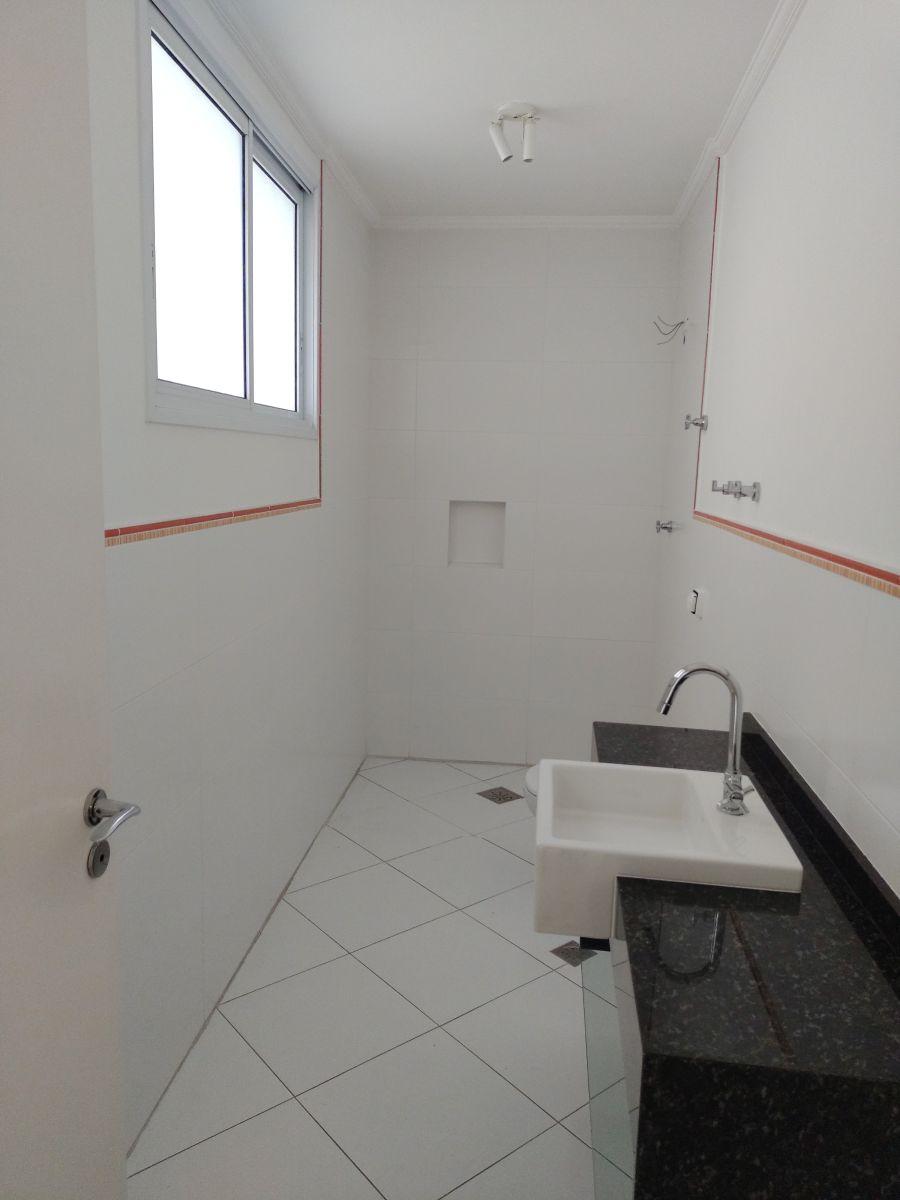 Sobrado – 188 M² – 4 Dormitórios – 3 Vagas e Quintal – Próximo Metrô Estação Eucaliptos
