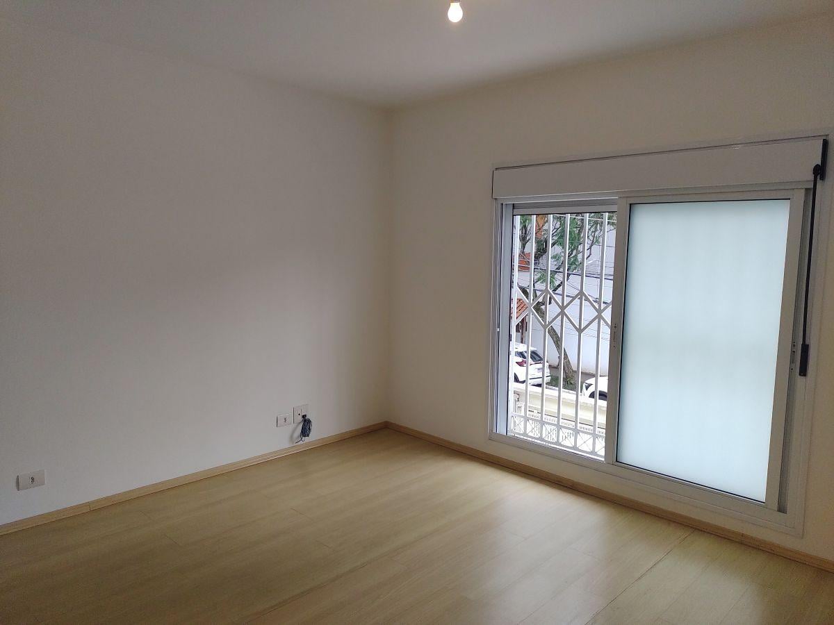 Sobrado – 188 M² – 4 Dormitórios – 3 Vagas e Quintal – Próximo Metrô Estação Eucaliptos