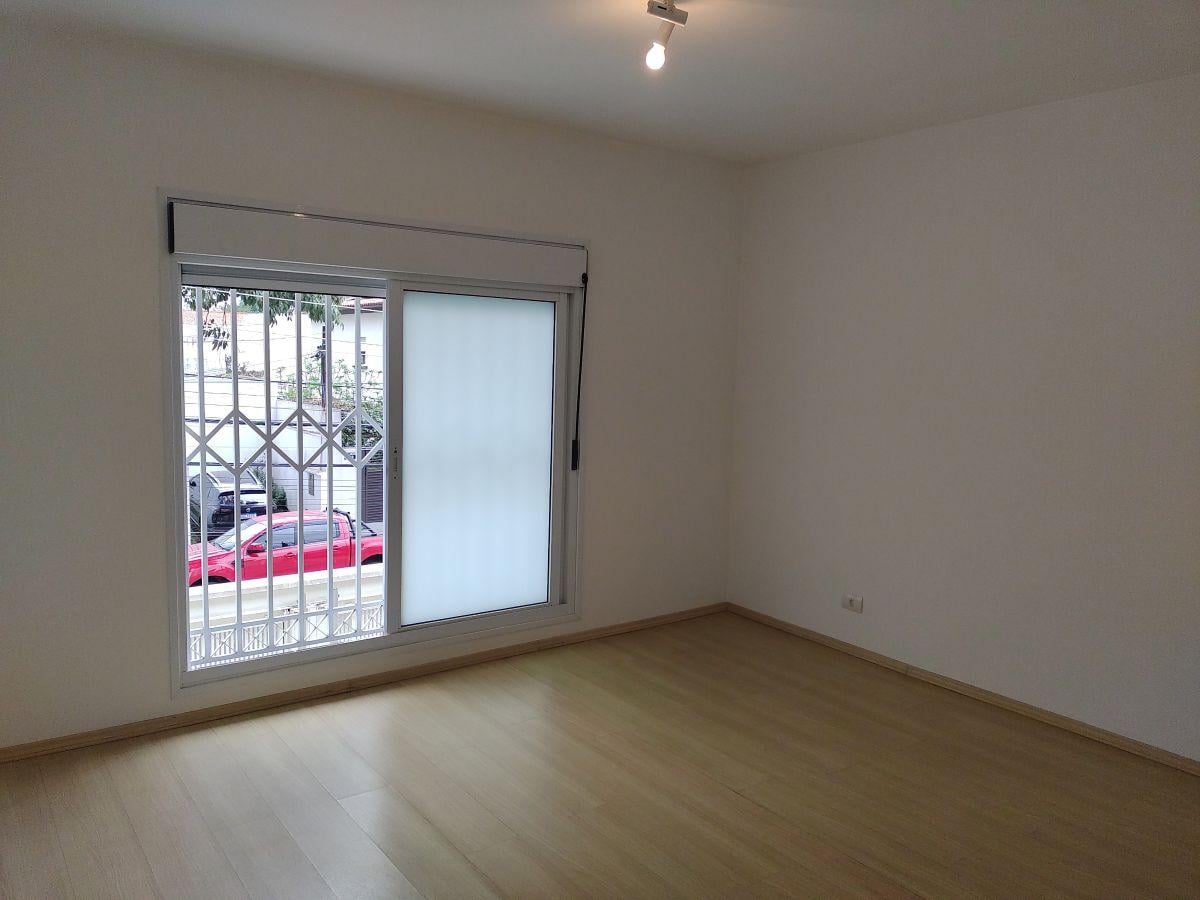 Sobrado – 188 M² – 4 Dormitórios – 3 Vagas e Quintal – Próximo Metrô Estação Eucaliptos