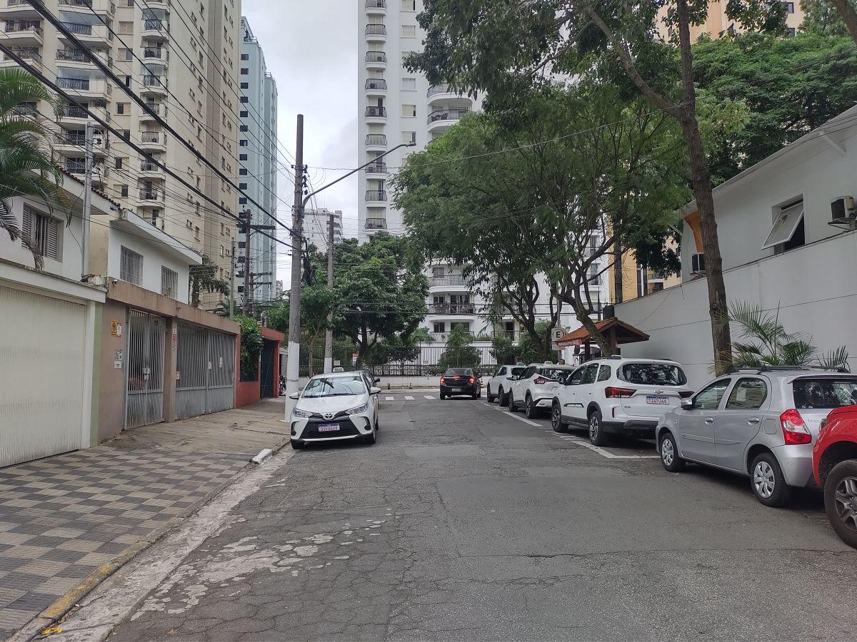 Sobrado – 188 M² – 4 Dormitórios – 3 Vagas e Quintal – Próximo Metrô Estação Eucaliptos