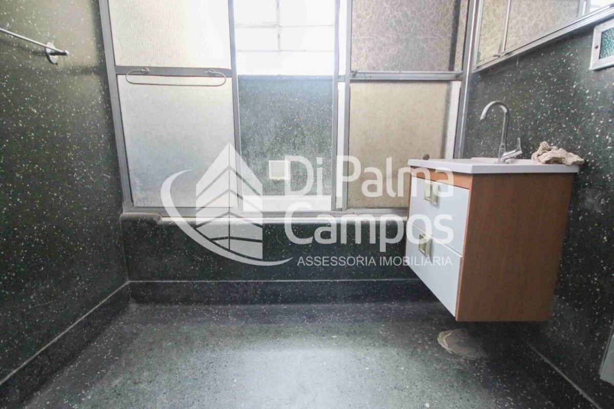 Casa residencial de 248m² com 3 quartos, 4 vagas para alugar no bairro Ipiranga